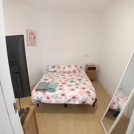 Alquilo Mini Departamento Apartment Sant Boi de Llobregat Ngoại thất bức ảnh