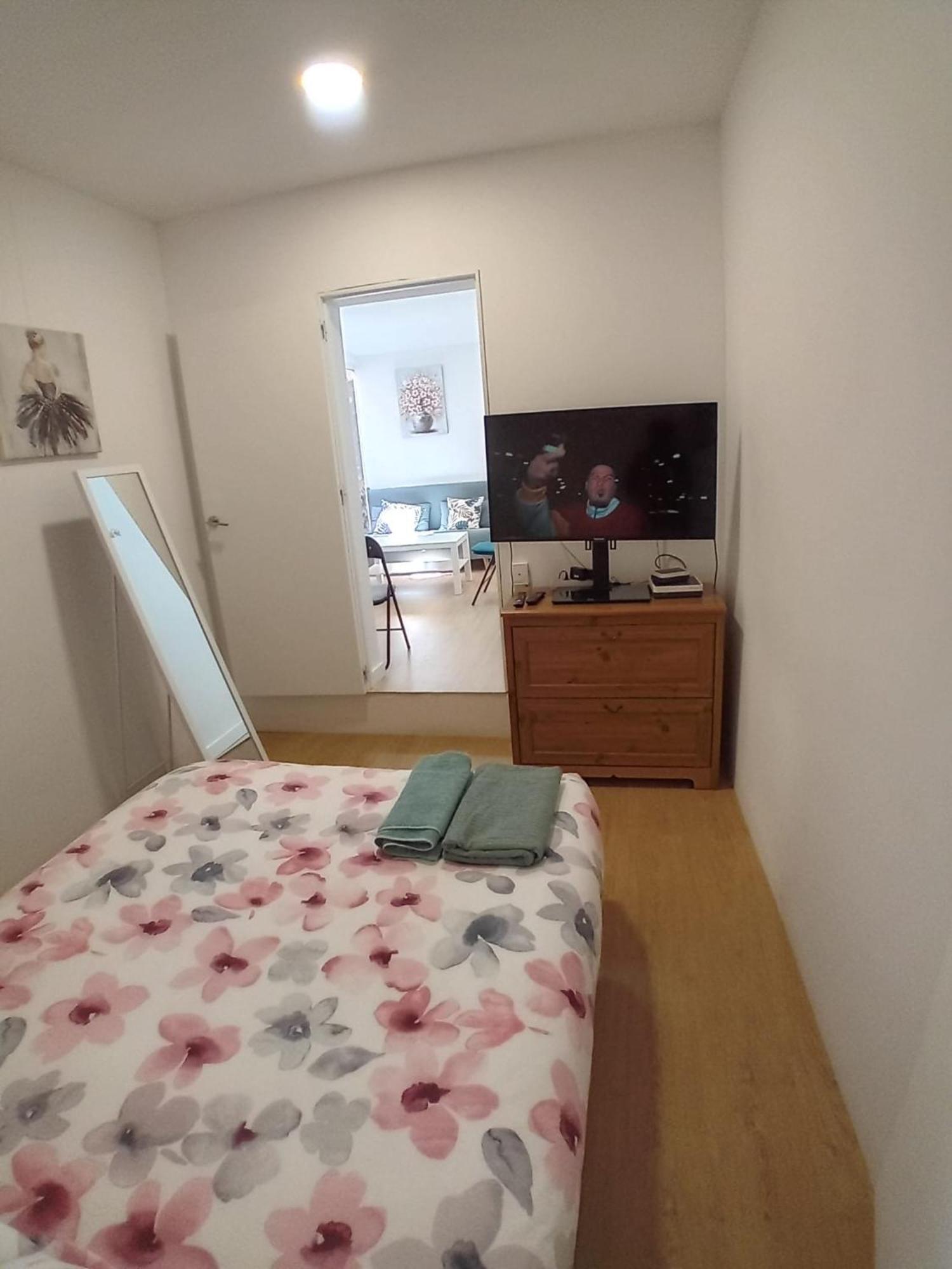 Alquilo Mini Departamento Apartment Sant Boi de Llobregat Ngoại thất bức ảnh