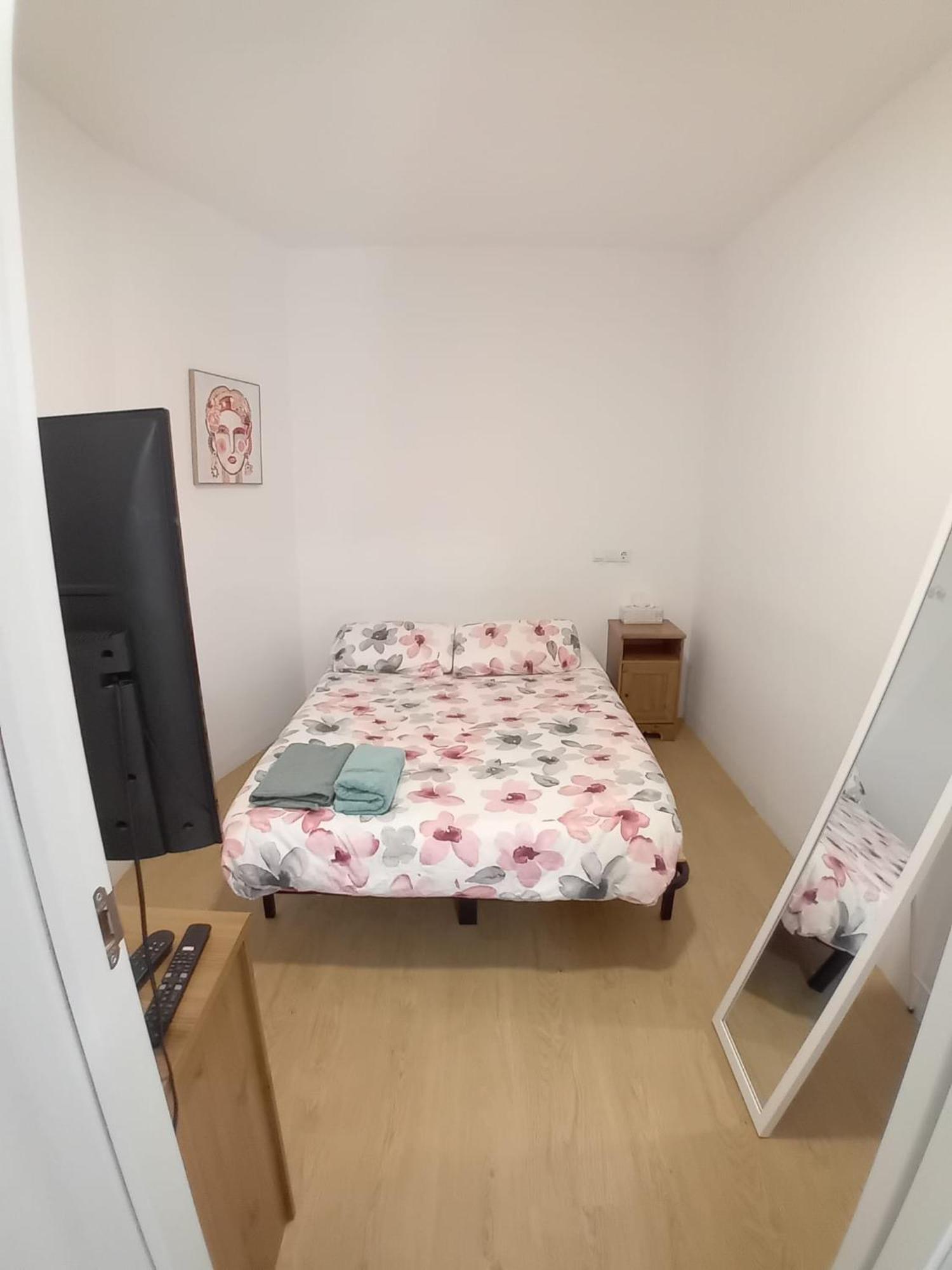Alquilo Mini Departamento Apartment Sant Boi de Llobregat Ngoại thất bức ảnh
