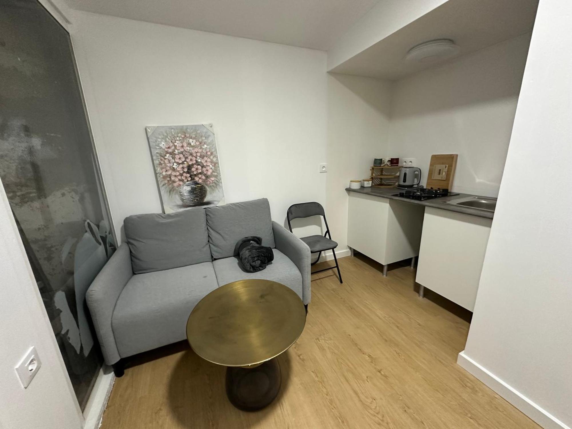 Alquilo Mini Departamento Apartment Sant Boi de Llobregat Ngoại thất bức ảnh