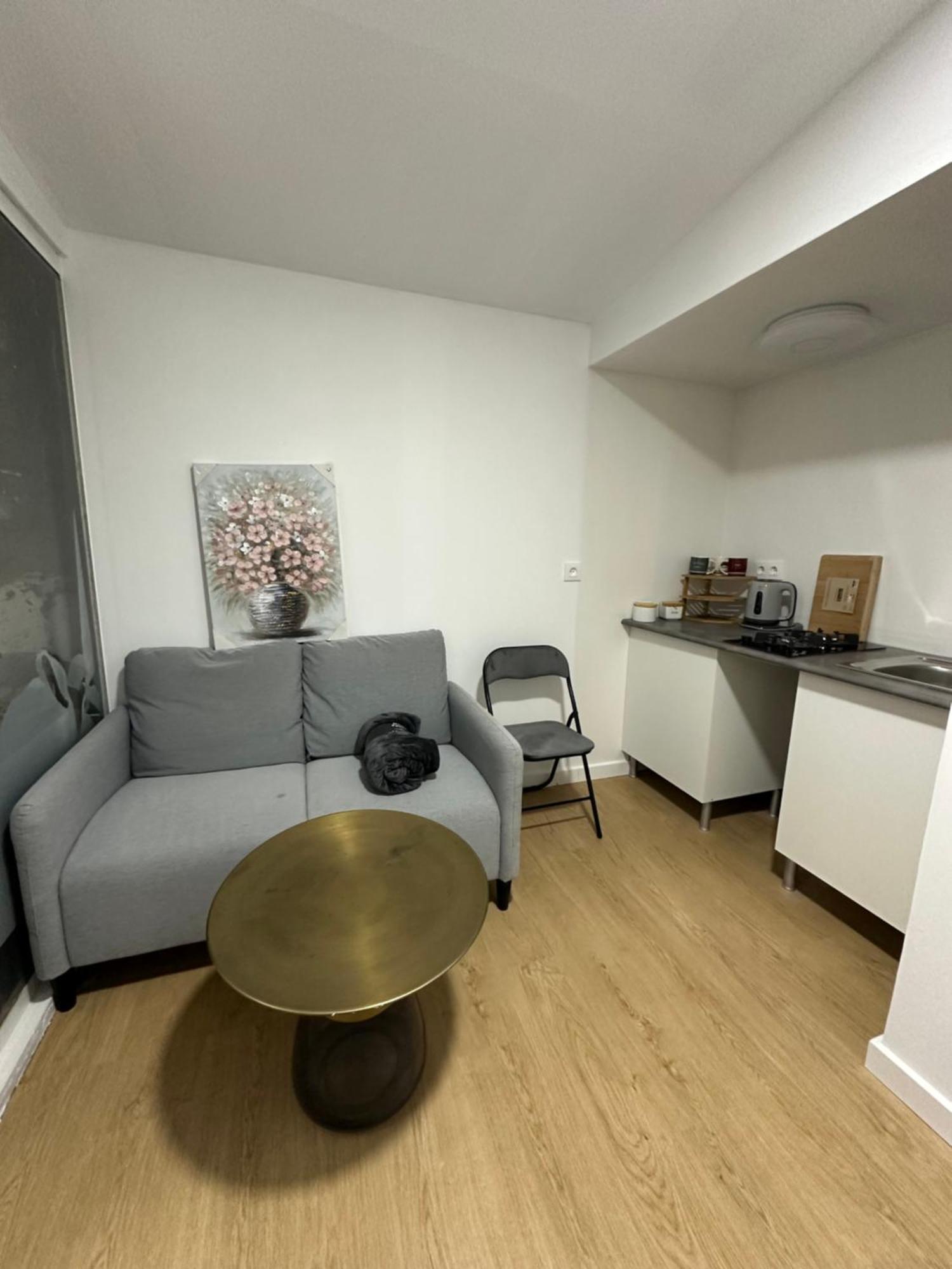 Alquilo Mini Departamento Apartment Sant Boi de Llobregat Ngoại thất bức ảnh
